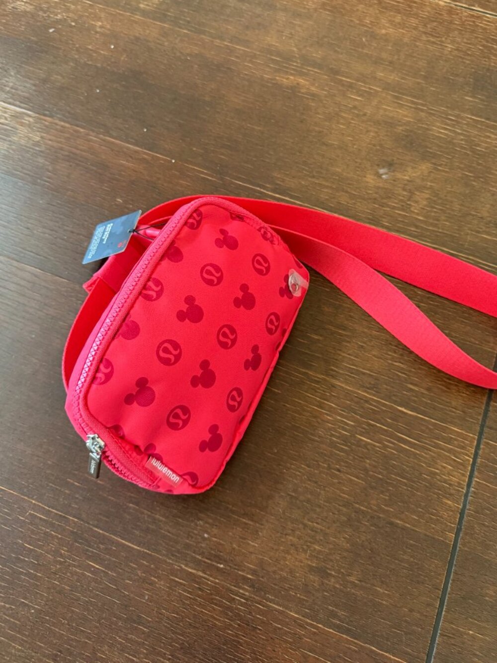 BNWT Disney x Lululemon *Everywhere Belt Bag 1L Mickey and Logo Print - Picture 3 of 6